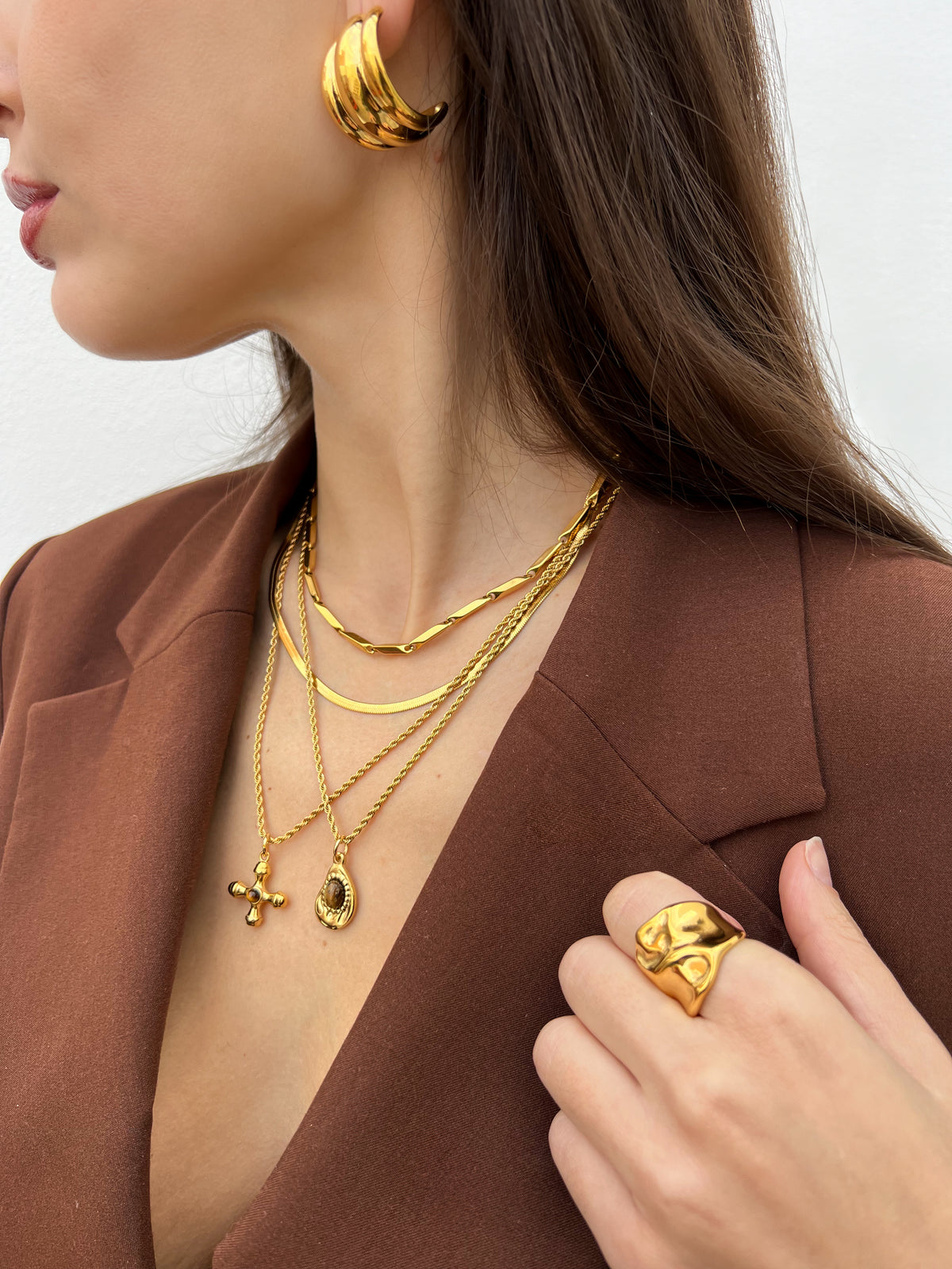 Collar Iset Gold