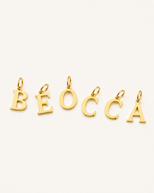 Charm Letra Classic Gold