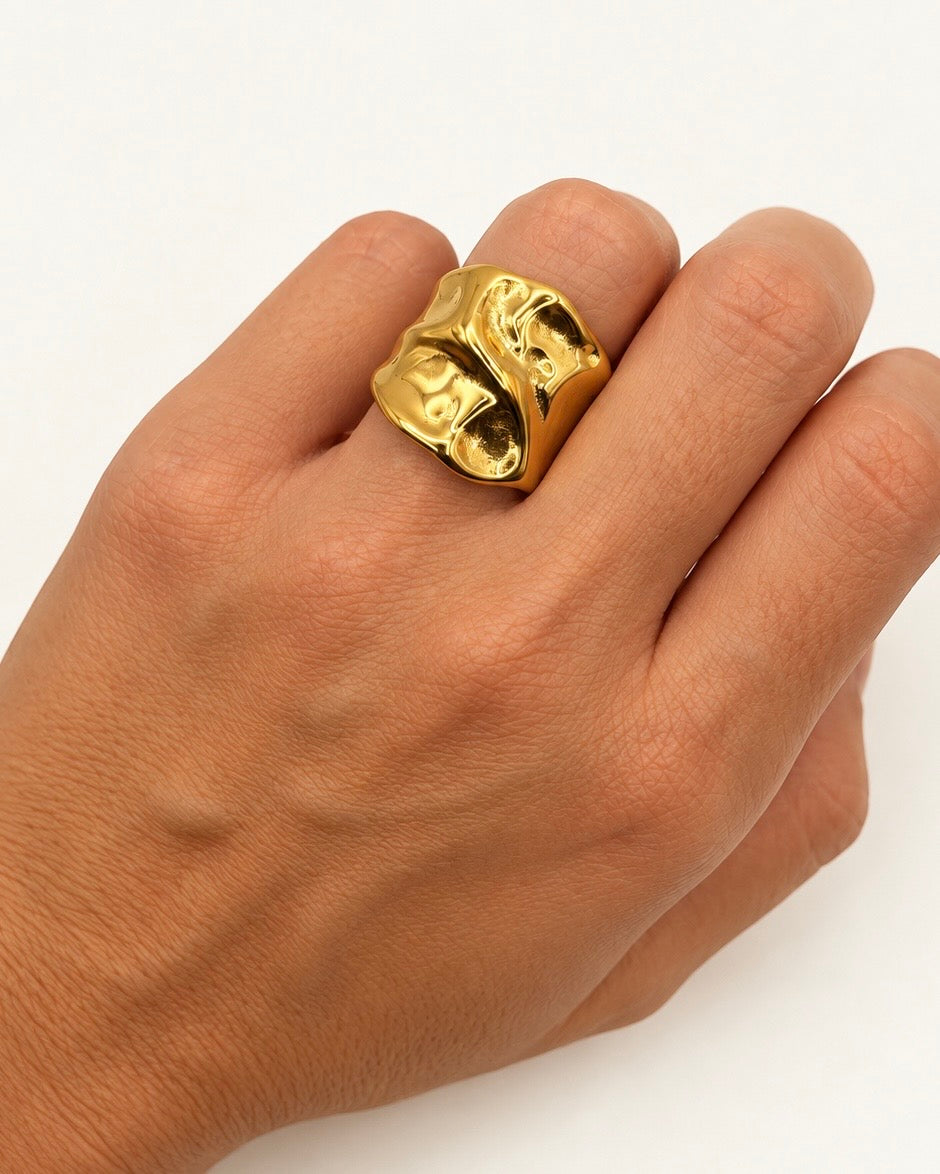 Anillo Sculpt Gold BEOCCA - puesto