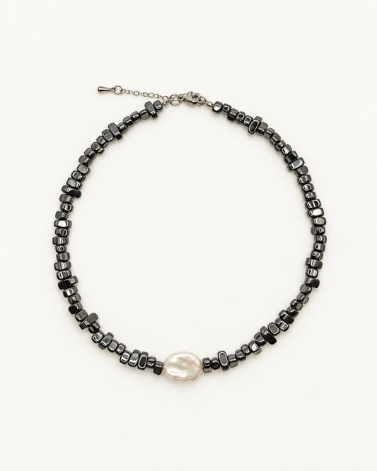 Collar Lunae Noir de hematita y perla natural