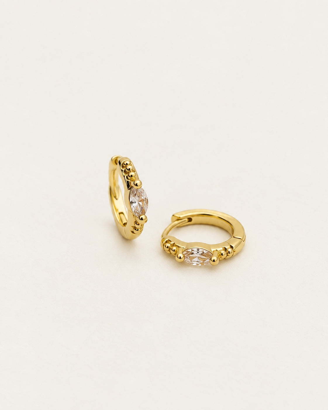 Pendientes Marquise Gold de plata con baño de oro y circonita