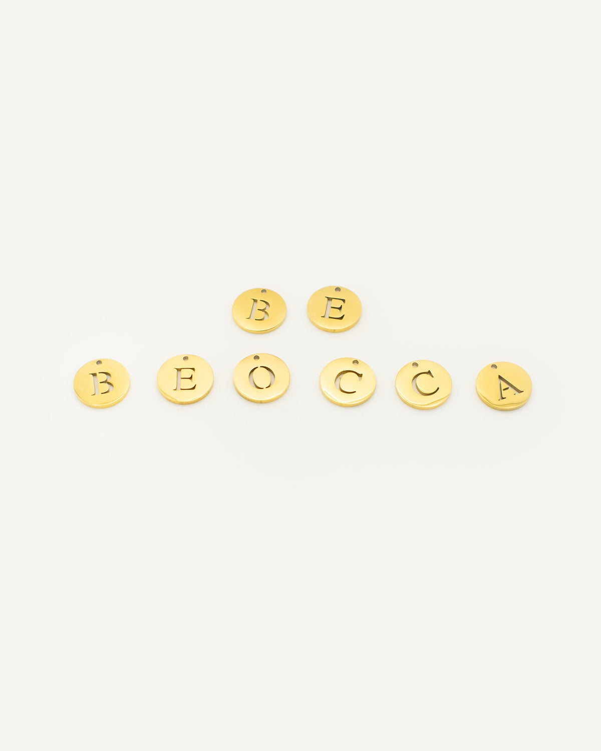 Charm Medalla Letra Gold